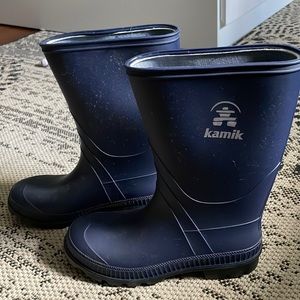 Boys rain boots